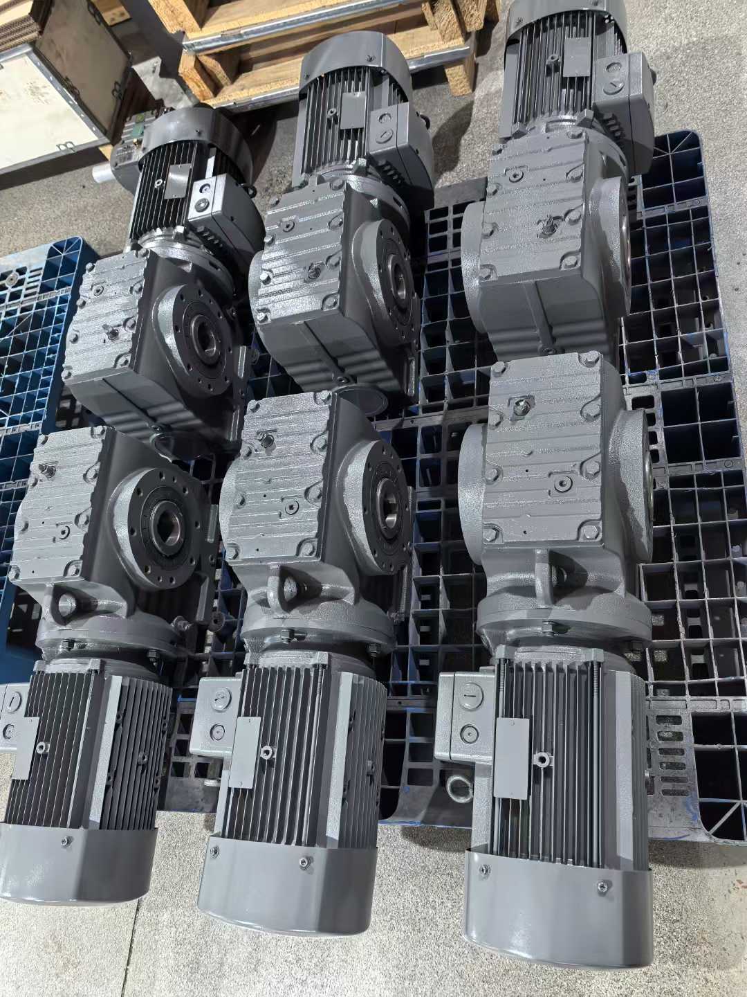 KF77-YVP5.5KW-40.04减速机维修FF107R77DT90L4