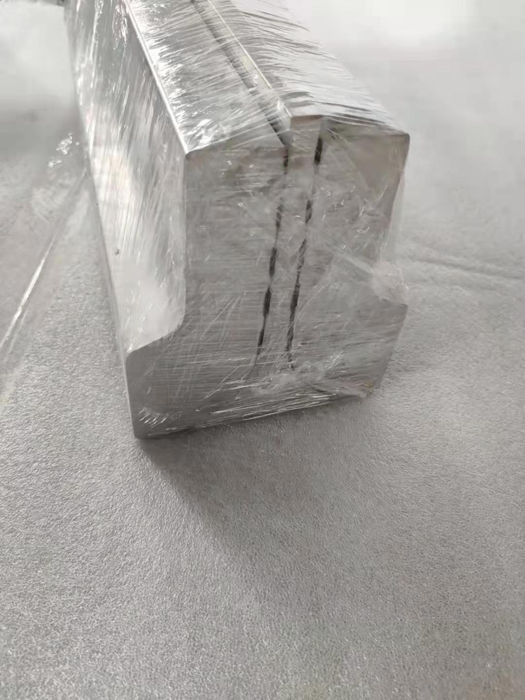 ˿ͷоϽ˨ĸͷ˨